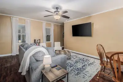 Image de Bartow Oaks Oasis - Close to Downtown - Sleeps 7!