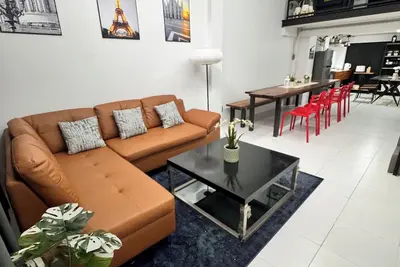 Image de Cozy Sukhumvit House, suit to big group. Near Bts phrakanong.