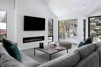 4 Bedroom 4 Bath West End Sleek Contemporary home!