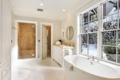 Image de Spectacular 4 Bedroom 3 Bath Townhome, Hot tub!