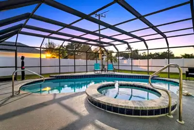 Image de 4br Retreat w/ New Pool + Hot Tub - Minutes from Ami