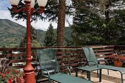 Image de Amazing 2\/2 Aspen Core Condo, Fireplace!