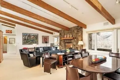 Image de Aspen Core Condo, Ski, Hot Tub, Pool, Sauna, Gym!