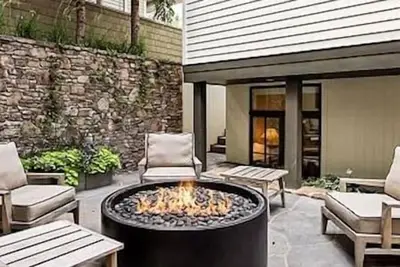 Image de 4 Bedroom-5. 5 Bath House West End-Aspen-Victorian!