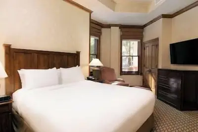 Image de 2 Kitchen, Living Room, Fire place, Hot Tub, Pool table