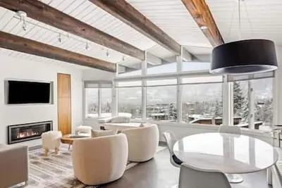 Image de Centrally Located Aspen Condo