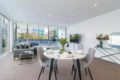 Image de Marble Cbd Luxury 2 Bedroom Apt Pool & Parking