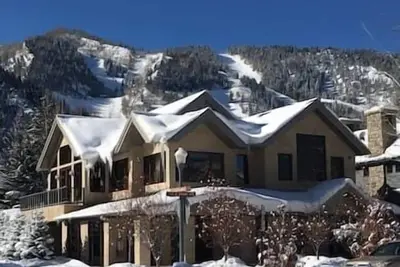 Image de Fabulous 6 Bedroom 7. 5 Bath Home In The Aspen Core