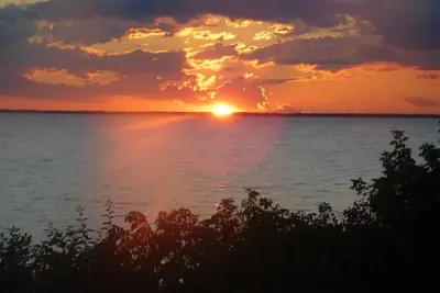 Image de 'Twilight' - Just a few steps down to Lake Winnebago!