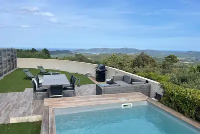 Appartement T3 Avec Piscine et vue Panoramique sur le Golf de Porto Vecchio