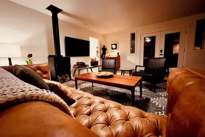 Image de Newly renovated Nordic inspired cabin a short drive from Kirkwood.