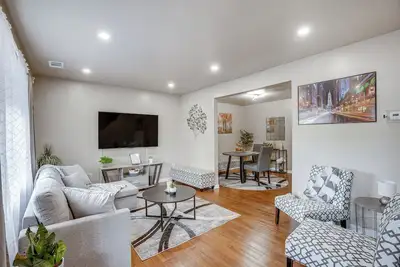 Image de Patio + Fire Pit: Central Willow Grove Home