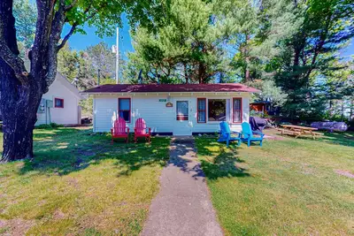 Image de Cozy Cabin on the Lake w/ Wifi, Gas Grill, & Great Fishing