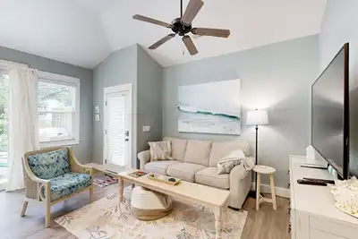 Image de Relax in this inviting condo with patio, netflix streaming and pool