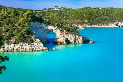 Image de Sud Italy- Puglia Art et Mer:La grand maison Gargano près de la mer.
