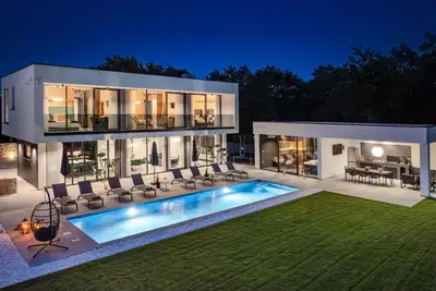 Image de Superbe maison à Modrusani avec sauna
