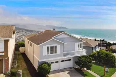 Image de Coastal Retreat w/ Ocean Views