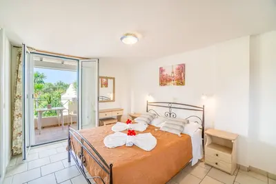 Image de Appartement \"Standard Family 16\" avec piscine partagée, Wi-Fi et climatisation