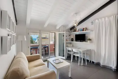 Image de Appartement 'La Terrazza Di Via Daneri 2' avec vue sur la mer, terrasse et climatisation