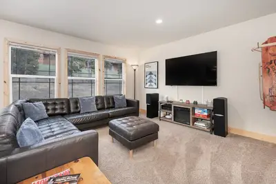 Image de 635 Wapit on the Free shuttle route