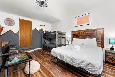 Image de Escape to Smoky Mtns | Views, Fire Pit, Fun