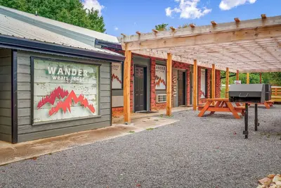 Image de Spacious 2br Suite | Views | Fire Pit & Fun