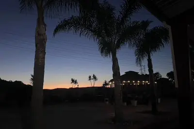 Image de Modern Vineyard Oasis 2 br/ 2ba