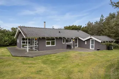 Image de \"Sella\" - 200m from the sea by Interhome