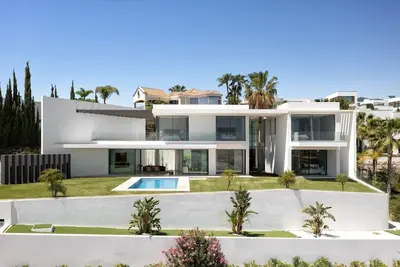 Image de 5 Bedrooms Brand New Luxury Villa, Atalaya!