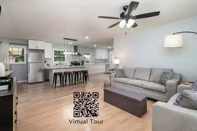 Image de Cozy Belmont Retreat: Charming 3-Bedroom Haven!