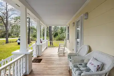 Image de Coastal retreat for a quiet getaway.