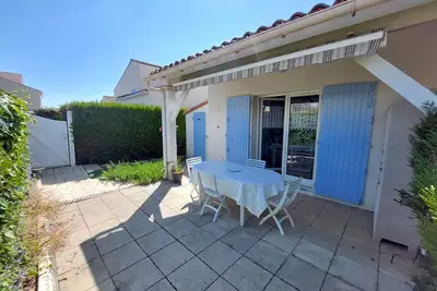 Image de Charmante Maisonnette avec Piscine à Proximité du Lac et des Plages de Saint-Palais-sur-Mer