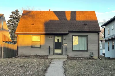 Image de Cozy 3 bedroom home near airport/Mall of America/Lake. Quiet neighborhood.