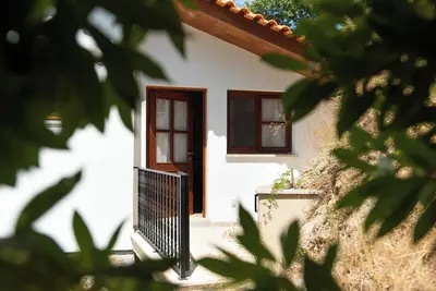 Image de Riverside retreat: 3 bedroom getaway on the river Mondego.