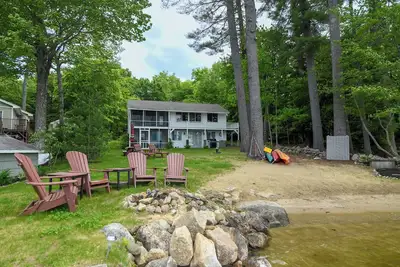 Image de Charming Thompson Lake Retreat – Sandy Beach, Dock & Kayaks