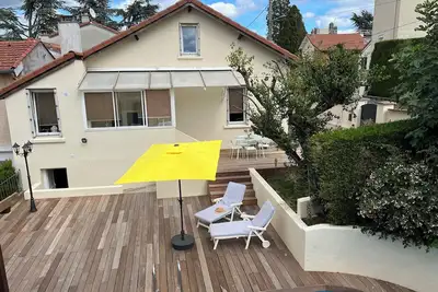 A La Maison