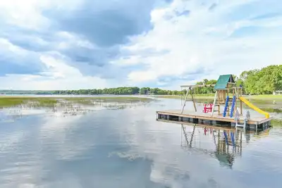 Image de 1br Lakefront Escape w Modern Kitchen & Firepit