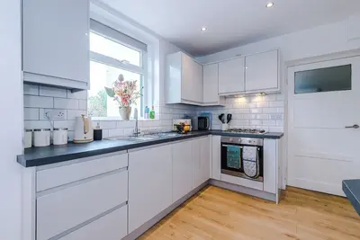Image de New! Spacious Home, Ideal for Groups, Free Parking!