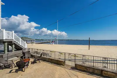 Image de Welcome to paradise in this beach front home