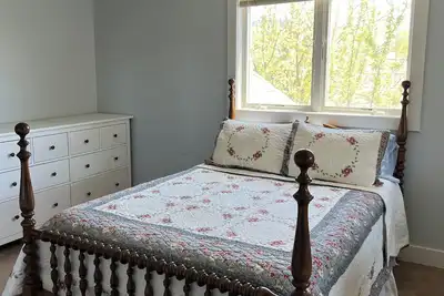 Image de Large home next to Yellowstone Nat Park with mountain views