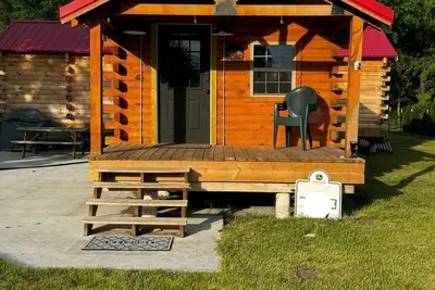Image de Cabin-sleeps Five: 5 min drive to Clinton, Ia Riverfront -Tailgate & Tall Boys