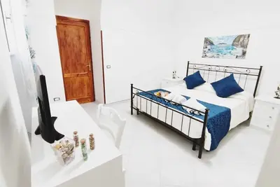 Image de La Rondine B&B is located in Termini, a hamlet of Massa Lubrense.