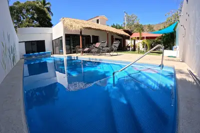 Image de Casa Bugambilia-Santa Cruz Pool & walk to Beach!