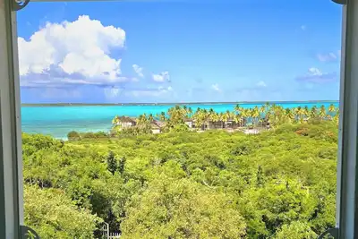 Image de Anchorage Villa: New Heated Pool! Spacious w/ OceanViews, Steps to Beach!