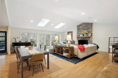 Comfortable, peaceful, beautiful and a short drive to beaches