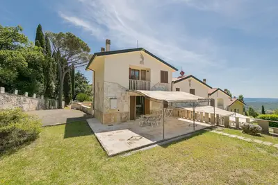 Image de Villa 'Le Querciolaie - Contessa 1' avec vue montagne et piscine partagée