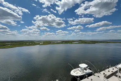 Image de Chadwick Beach Island -Newly Renovated, Modern, Bay Front Home