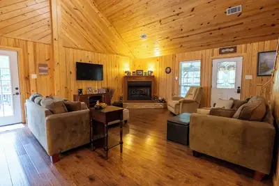 Image de The Lillie Pad! \nBeautiful cabin just minutes from Lake Quachita! !