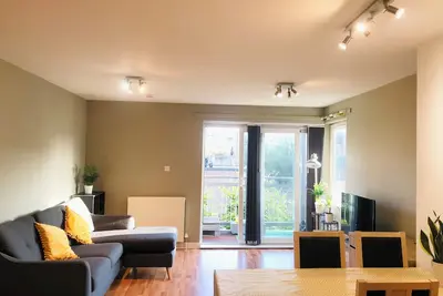 Image de Central Spacious Flat with free parking& Superfast Wi-Fi