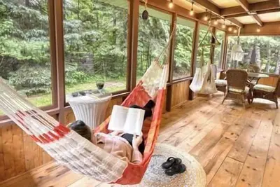 Image de Le Chickadee | Spa, Plage de Rivière, Évasion Nature